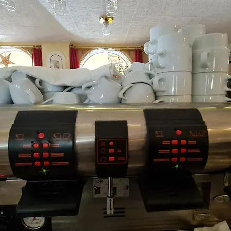 Oazis Panzio 酒店 Kiskunfélegyháza